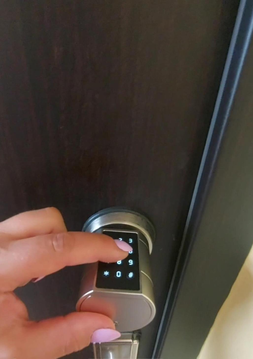 Iskra, Self Check In-out Appartement *
