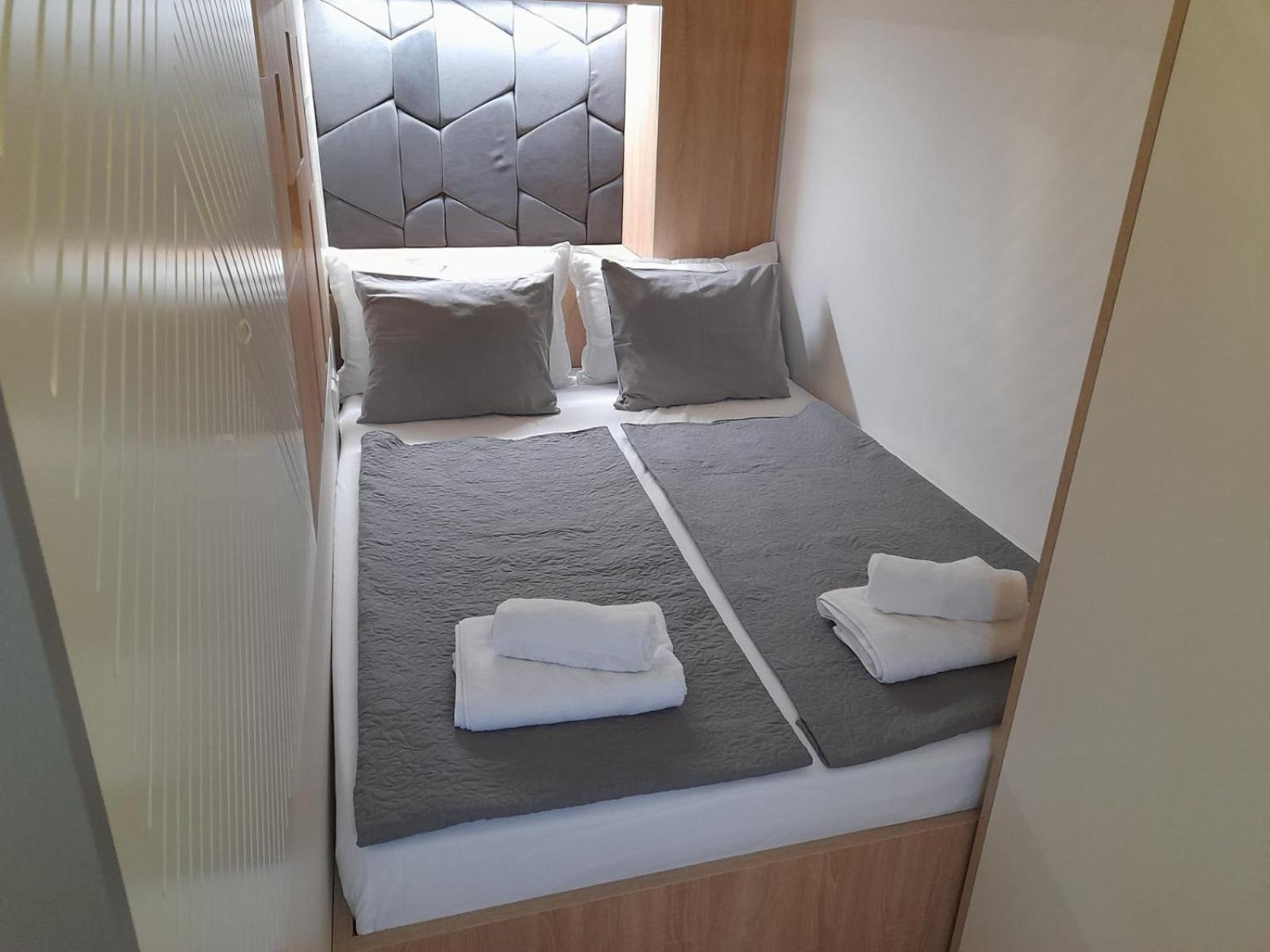 Iskra, Self Check In-out Appartement *